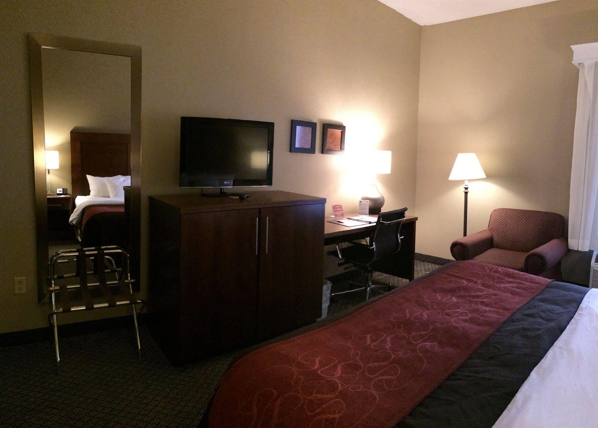 Comfort Inn & Suites Christiansburg I-81 Dış mekan fotoğraf